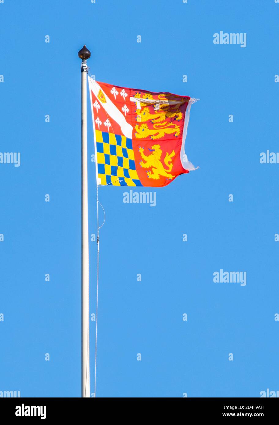 Flagge mit Wappen der Familie Howard. Stockfoto