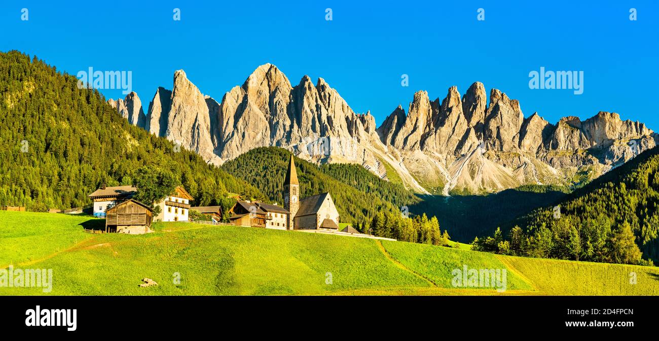 Chruch bei Santa Maddalena - die Dolomiten, Italien Stockfoto
