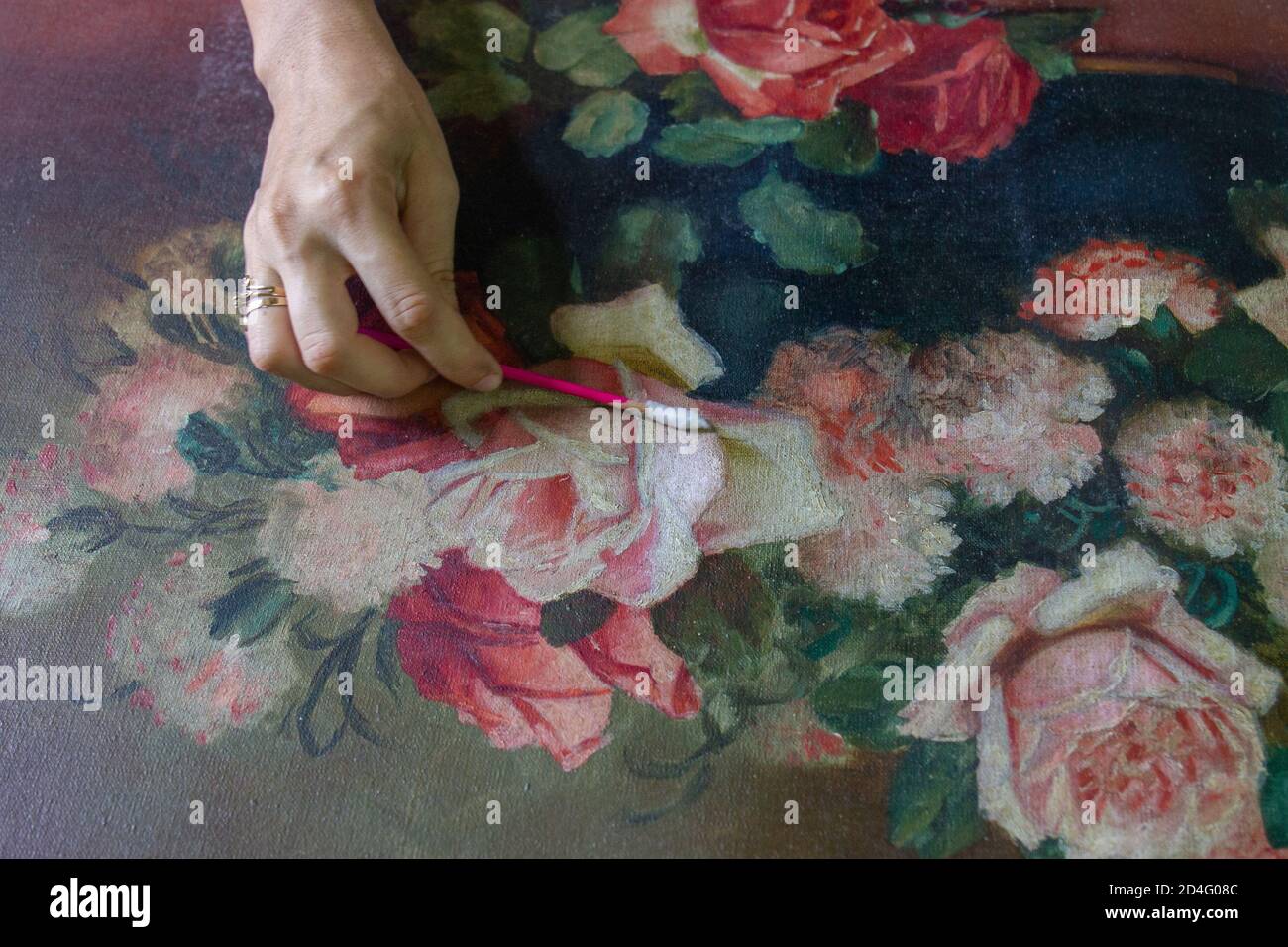 MATANZAS, KUBA - 09. Sep 2020: Restaurierung alter Kunstwerke sehr fein Stockfoto