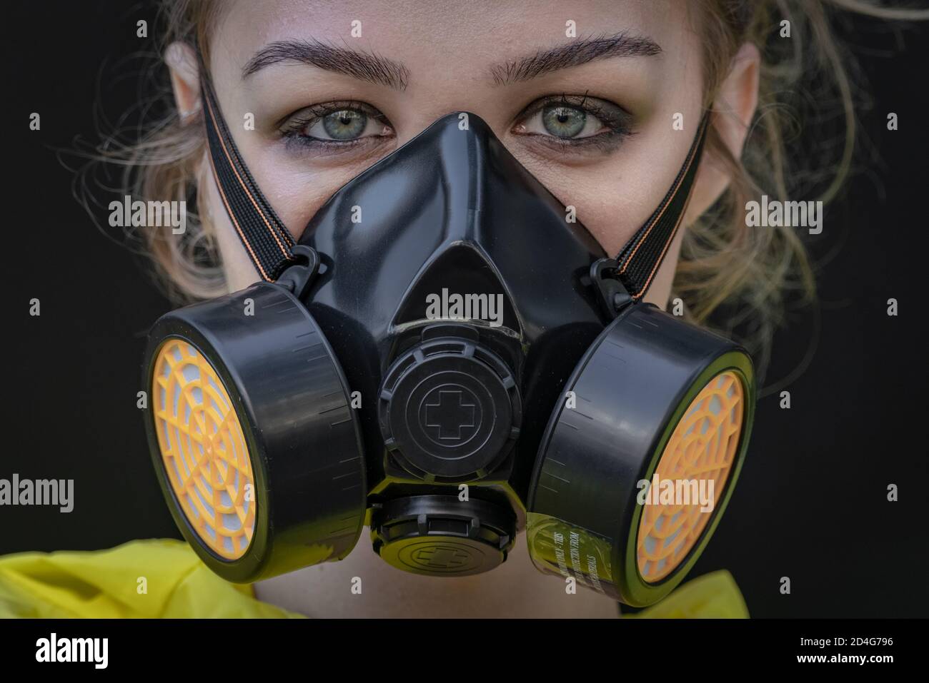 PETA Tierrechte inszenieren einen Anti-Exotic-Skins-Protest zu Beginn der London Fashion Week vor dem Somerset House. London, Großbritannien. Stockfoto