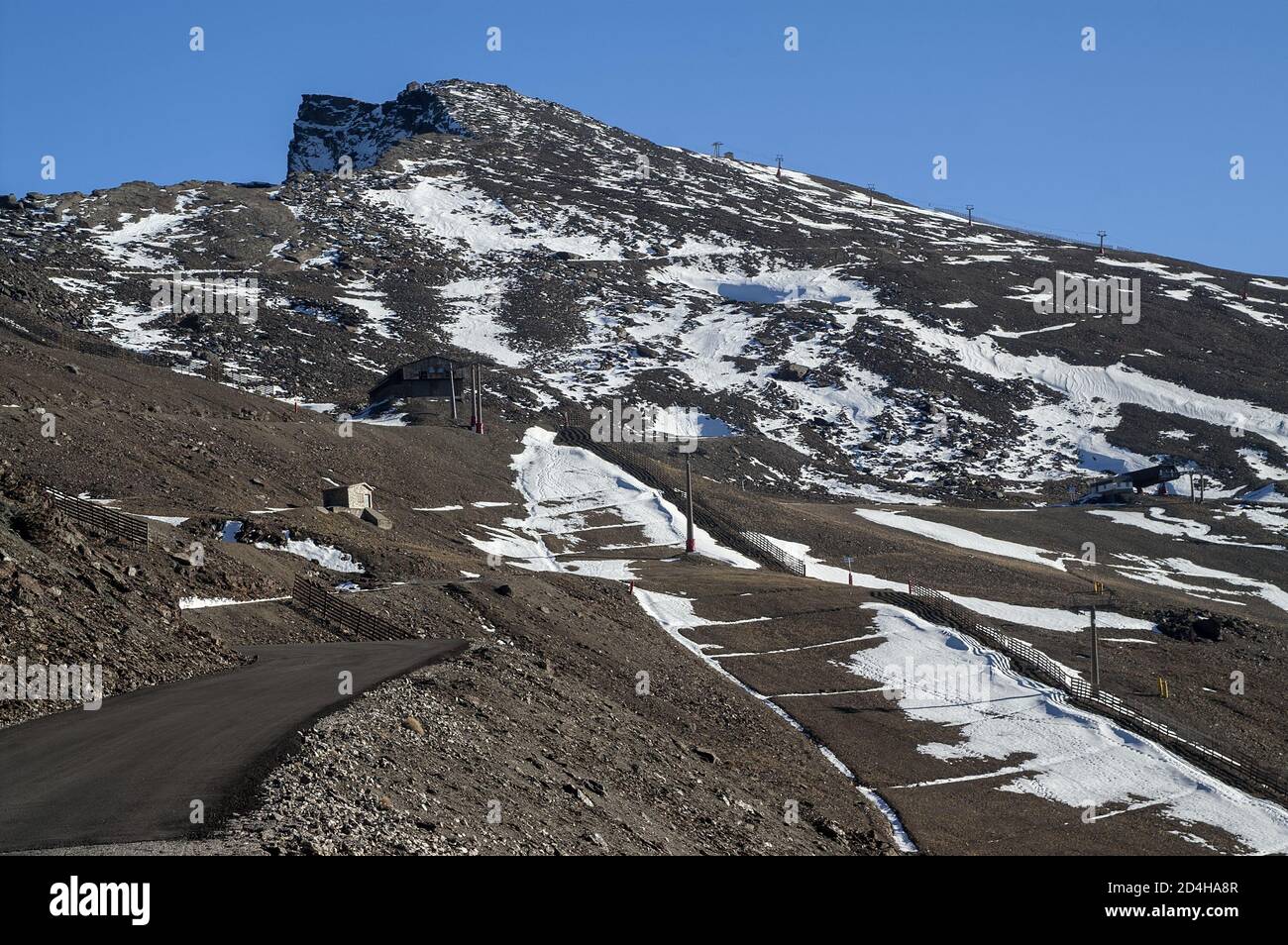 Sierra Nevada, España, Hiszpania, Spanien, Spanien; Pico Veleta; Skipisten vor der Saison. Skipisten vor der Saison. 賽季前的滑雪場。 Stockfoto