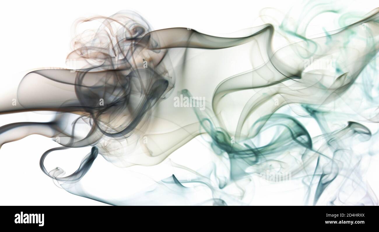 Glatte grüne abstrakte Rauchlinien auf weißem Hintergrund. Grafikdesign Banner. Milchfarbe Tapete Stockfoto