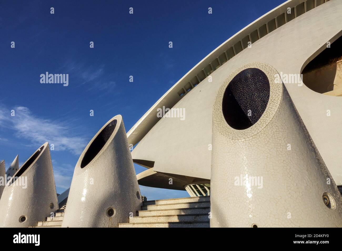 Die Valencia Stadt der Künste und Wissenschaften Spanien Kurven Linien In moderner europäischer Architektur abstrakt Stockfoto