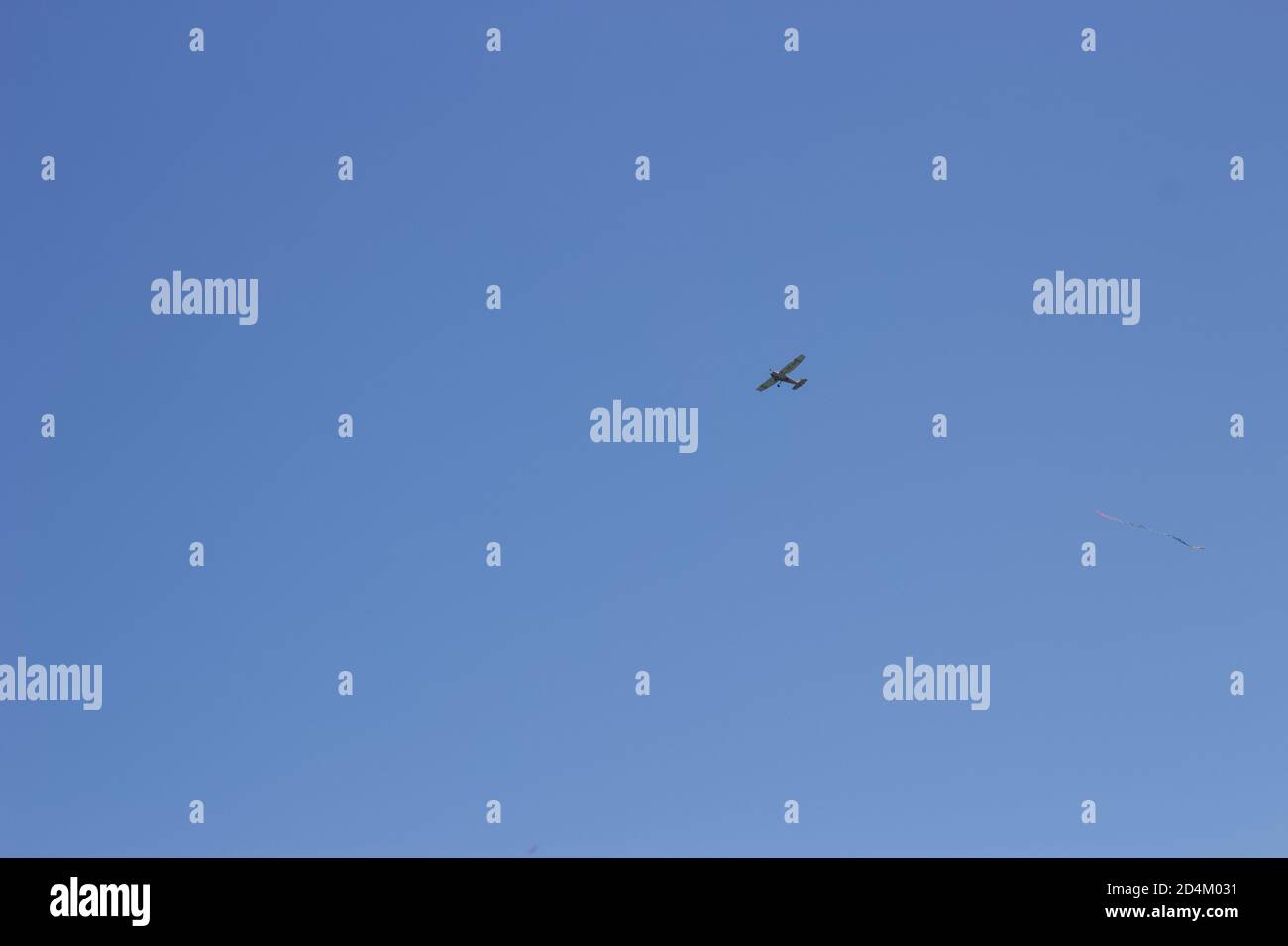 Flugzeug in den Himmel Stockfoto