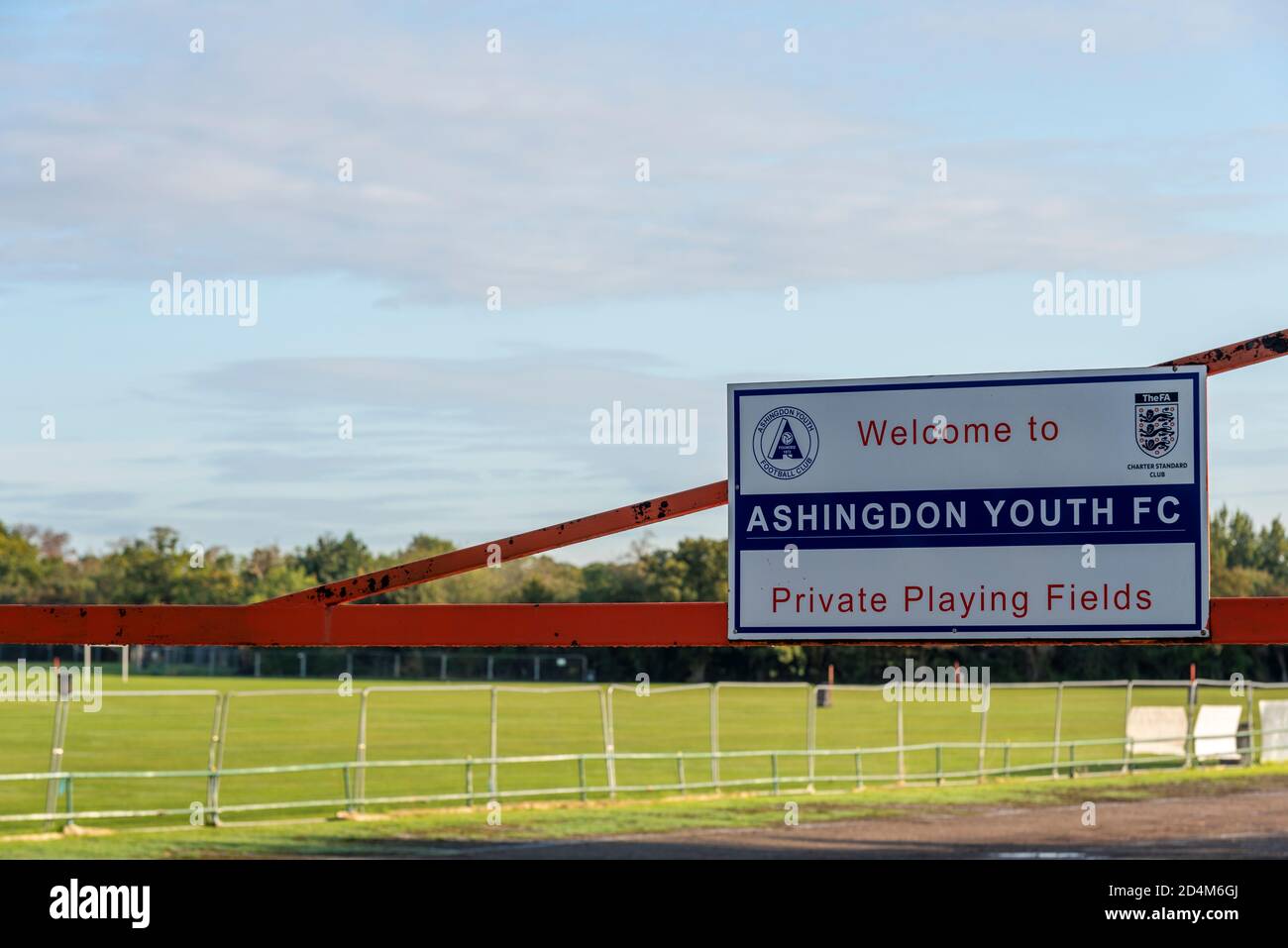 Fußballfelder des Ashingdon Youth Football Club. Private Spielplätze mit verschiedenen Größen Fußballplatz markiert mit Tor Pfosten Stockfoto
