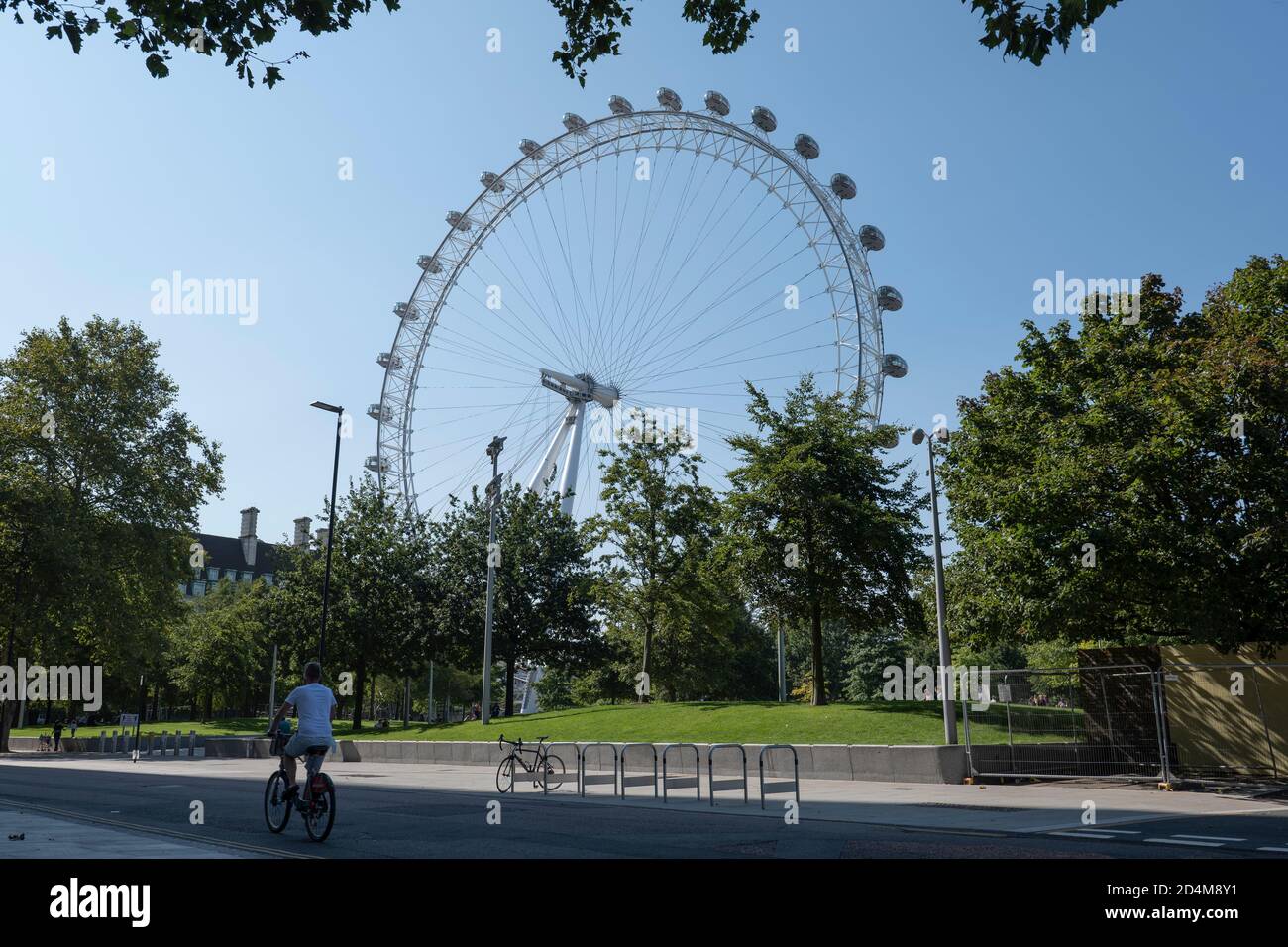 Das London Eye im Jubilee Park and Garden am 14. September 2020 am South Bank im Vereinigten Königreich. Foto von Sam Mellish Stockfoto