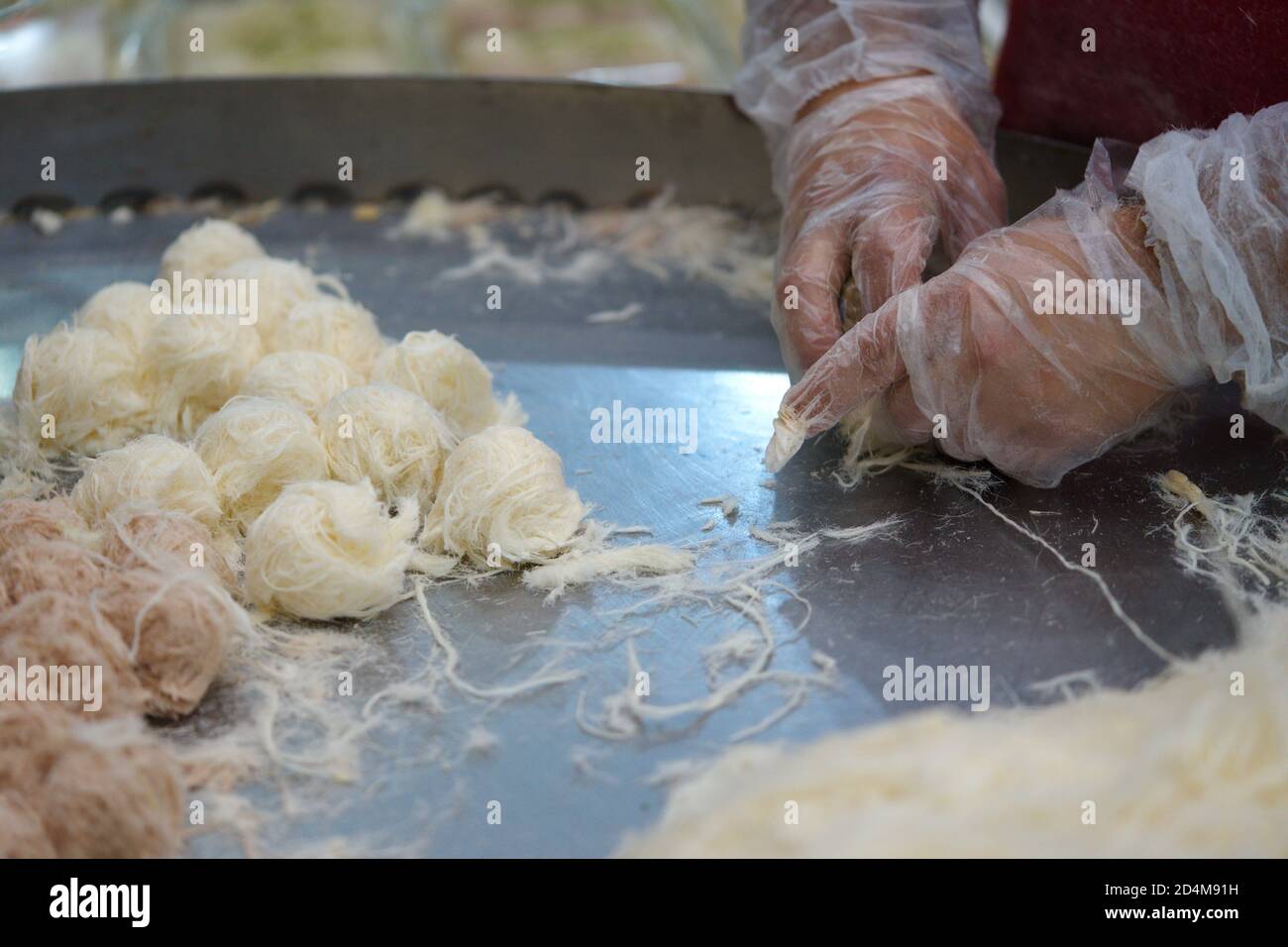 Floss Halva (Pişmaniye) oder Draht Halva. Zuckerwatte. palace Halva. Es ist ein Dessert des 'Izmit' Bezirks 'Kocaeli'. Stockfoto