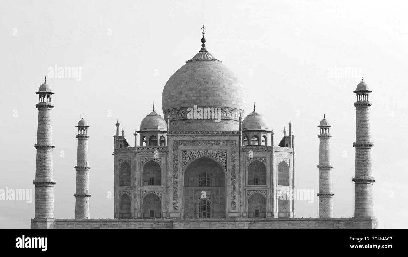 Schwarz und weiß schöne Aussicht auf das Taj Mahal, die indische Stadt Agra, Indien. Stockfoto