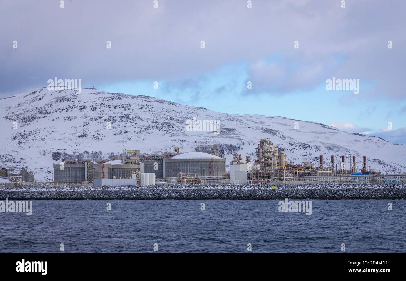 Moderne Fabrik zur Verflüssigung von Gas auf Melkøya bei Hammerfest In Nordnorwegen Stockfoto