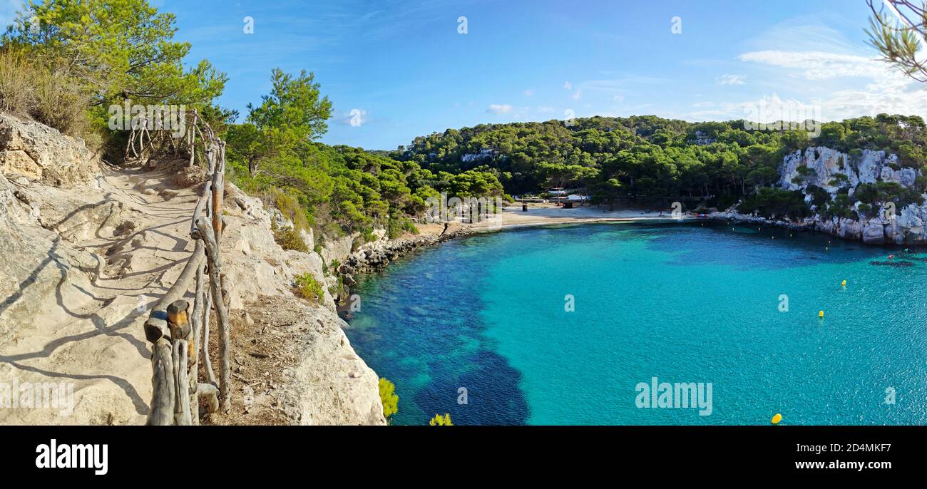 Panoramablick auf Cala Macarella, Menorca, Spanien Stockfoto