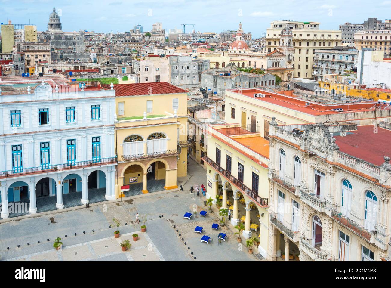 Luftaufnahme der Altstadt von Havanna mit bunten Häusern und die Berühmter alter Platz Stockfoto