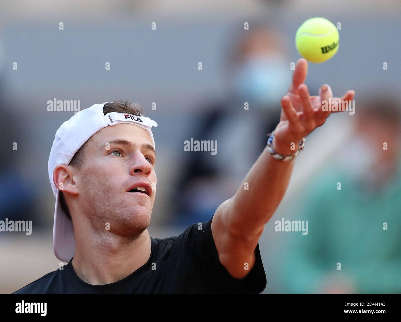 Paris, Frankreich. Oktober 2020. Diego Schwartzman aus Argentinien ist im Halbfinalspiel der Männer gegen Rafael Nadal aus Spanien beim French Open Tennisturnier 2020 bei Roland Garros in Paris, Frankreich, 9. Oktober 2020 vertreten. Kredit: Gao Jing/Xinhua/Alamy Live Nachrichten Stockfoto