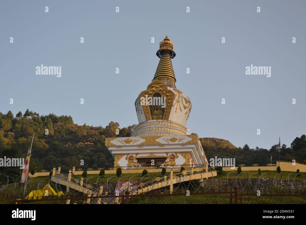 Eine buddhistische Schule namens Gumba. Das Bild ist von Gumba namens 'chiseni' in den Hügeln von Kathmandu, Nepal. Es ist ein schöner Ort für den Tourismus. Stockfoto