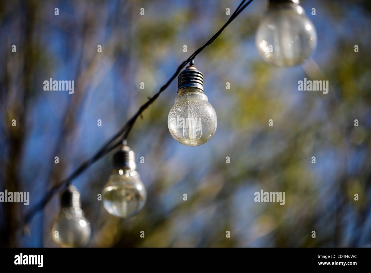 Details mit Tropfen Kondenswasser in einem Solarlicht Glühlampe Stockfoto