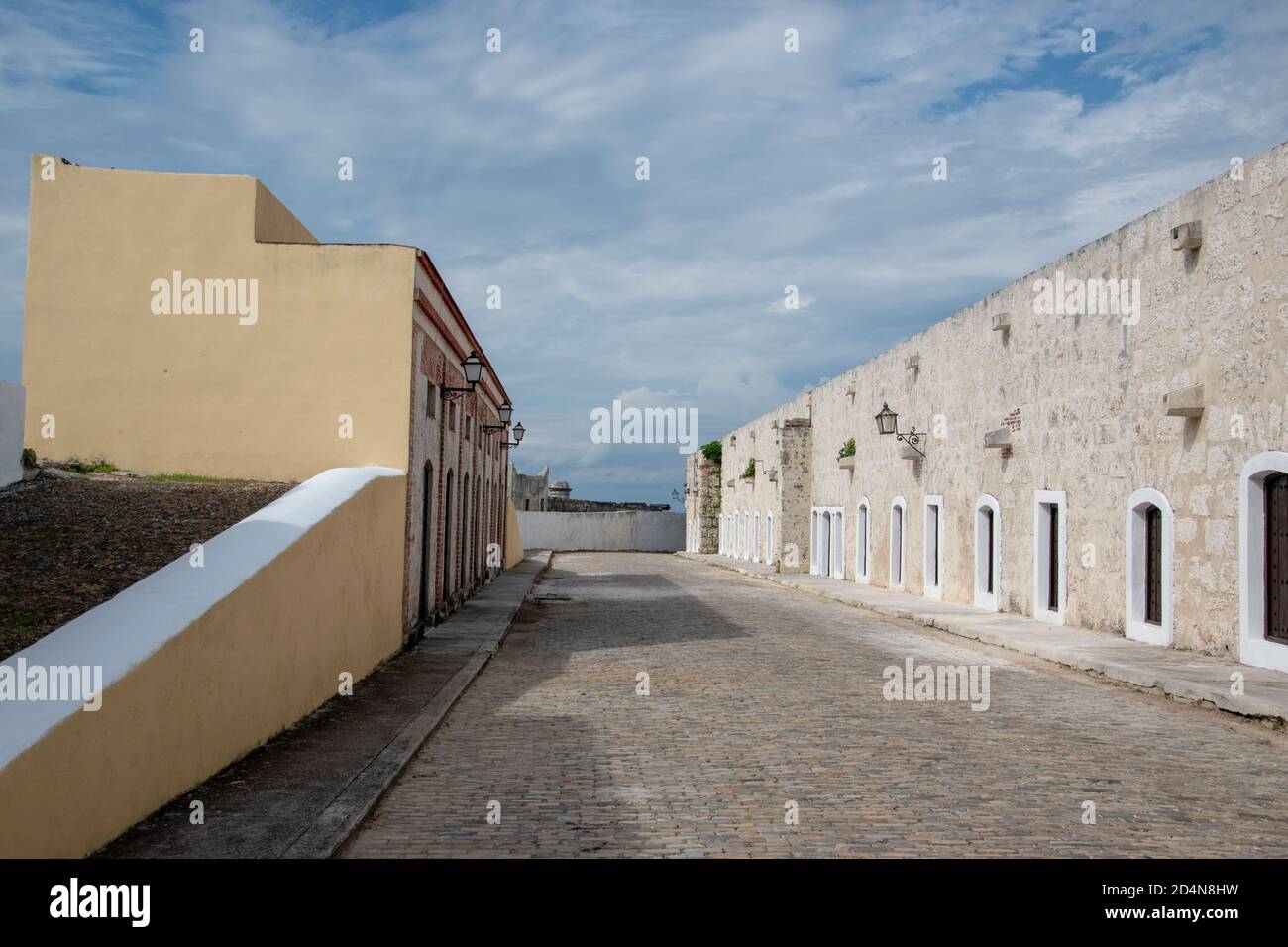 27th. November 2018. La Cabana Festung, Hafen von Havanna, Havanna, Kuba. Gebäude, einschließlich Gefängniszellen innerhalb der Befestigungsanlagen. Stockfoto