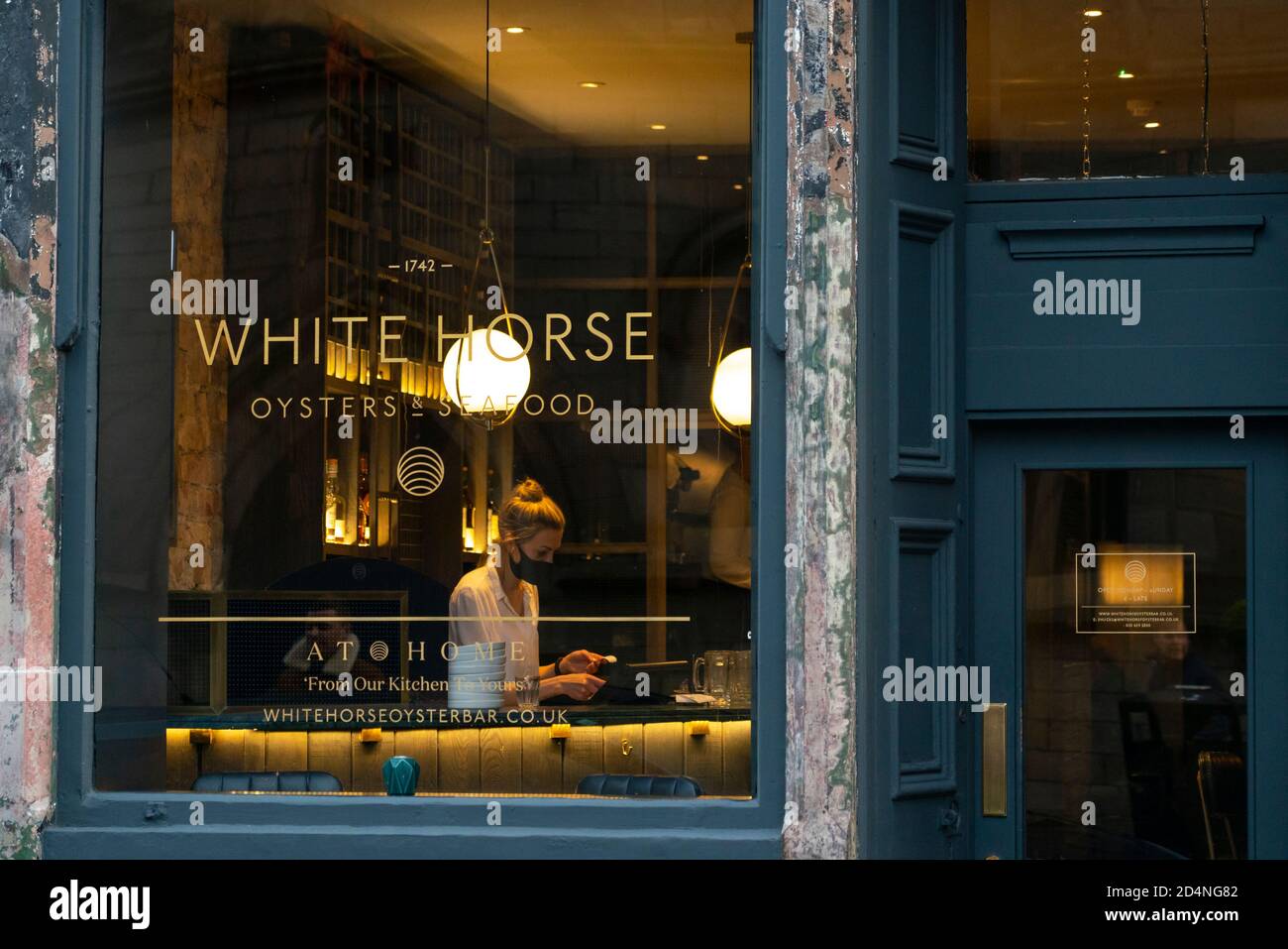 Das White Horse Oysters and Seafood Restaurant an der Royal Mile in der Altstadt von Edinburgh, Schottland, Großbritannien Stockfoto