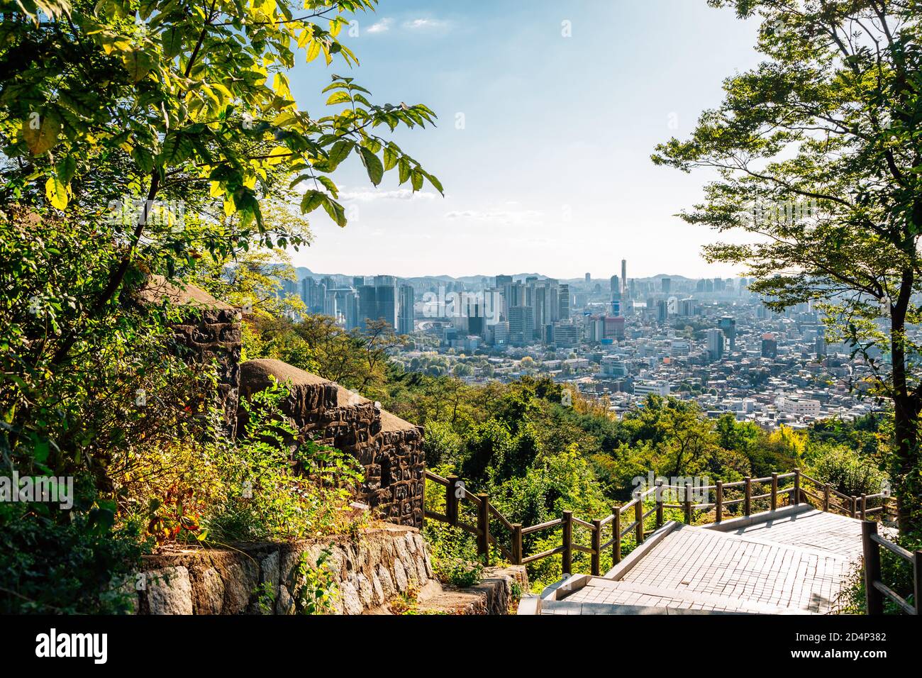 Seoul City Panoramablick vom Namsan Park Walk Way in Seoul, Korea Stockfoto