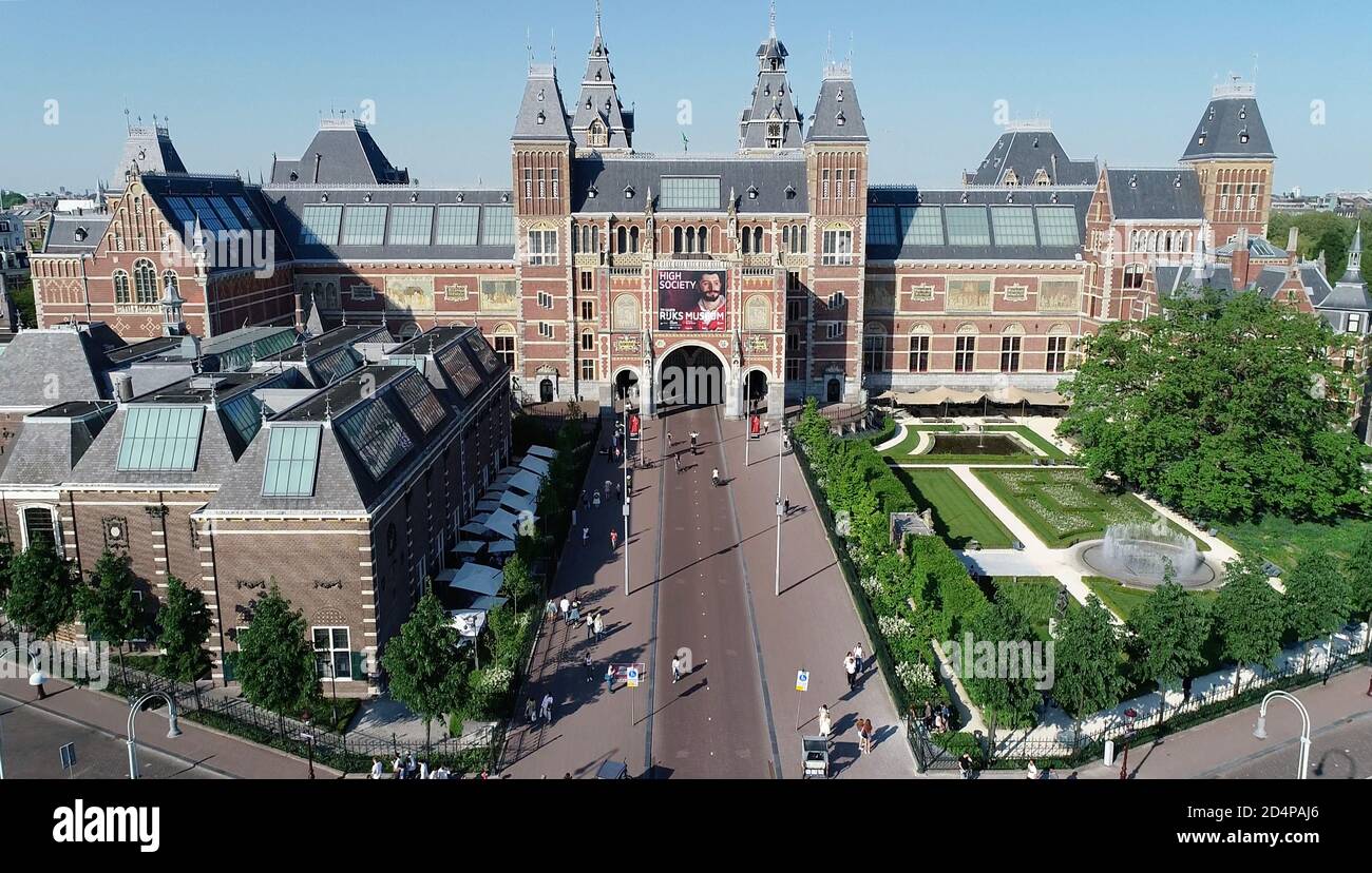 AMSTERDAM/ NIEDERLANDE Luftaufnahme des Rijksmuseums, holländisches Nationalmuseum und Panoramablick auf Amsterdam. Berühmter Ort zu besuchen Stockfoto