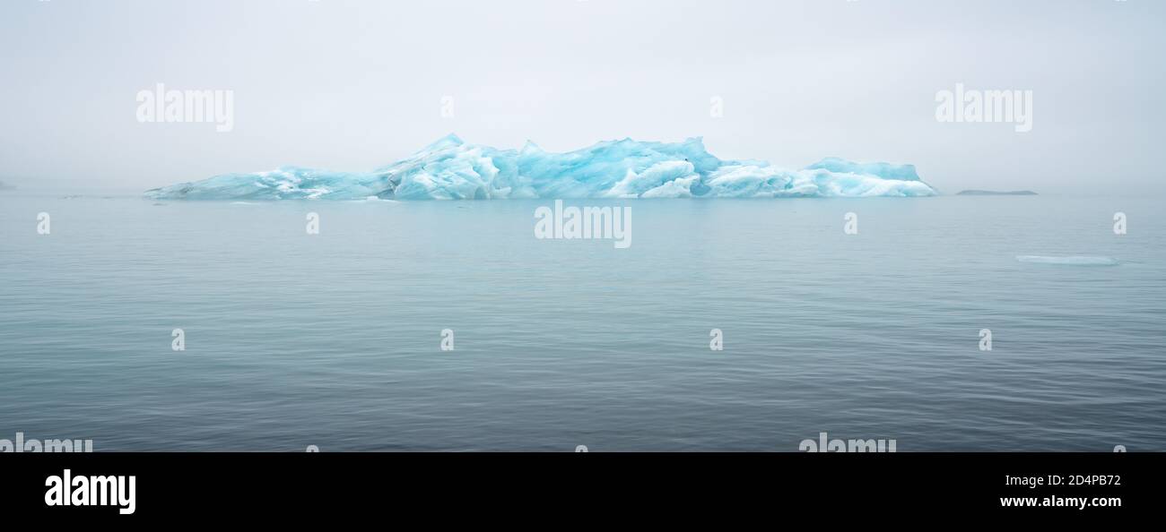 Schwimmende Eisberge im Tal der Eisberge in Island Stockfoto