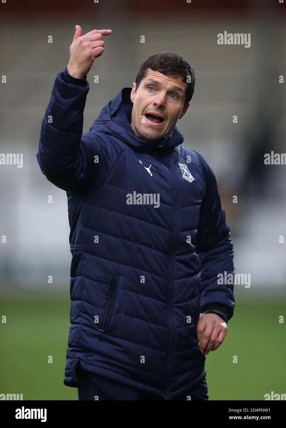 Tranmere Rovers-Manager Mike Jackson auf der Touchline während des Sky Bet League Two-Spiels im Peninsula Stadium, Salford. Stockfoto