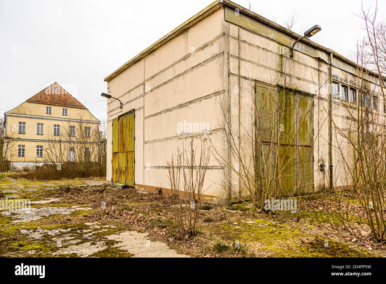 Baufällige Gebäude aus der DDR in Fincken, Röbel-Müritz, Deutschland Stockfoto