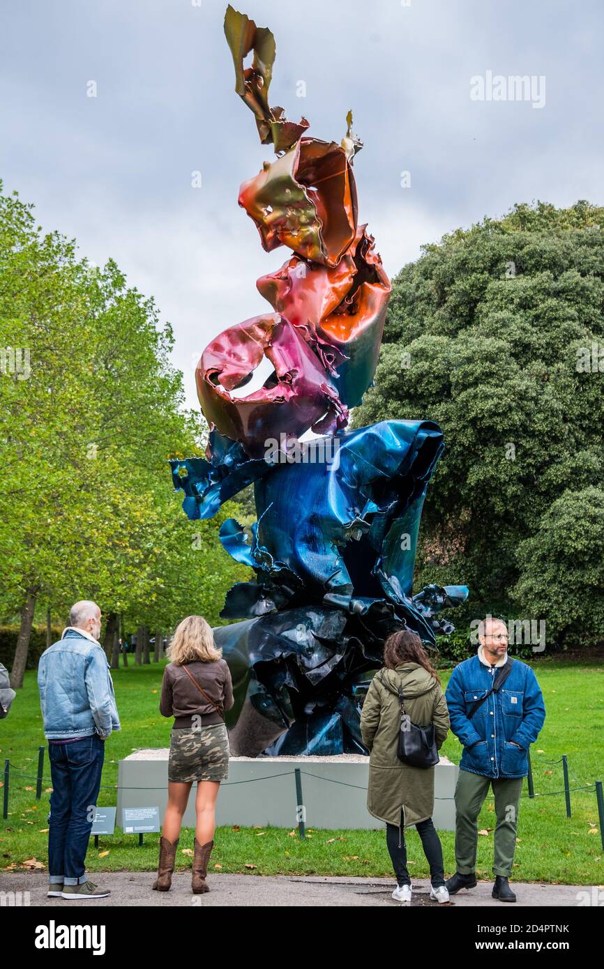 London, Großbritannien. Oktober 2020. Arne Quinze, Lupine Tower, 2020 - Frieze Sculpture, die größte Freiluftausstellung in London. Arbeiten von 12 führenden internationalen Künstlern im Regent's Park vom 5. Oktober bis 18. Oktober in einer kostenlosen Vitrine. Kredit: Guy Bell/Alamy Live Nachrichten Stockfoto