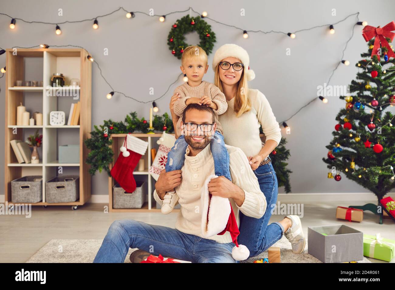 Weihnachtsfotoshooting -Fotos und -Bildmaterial in hoher Auflösung – Alamy