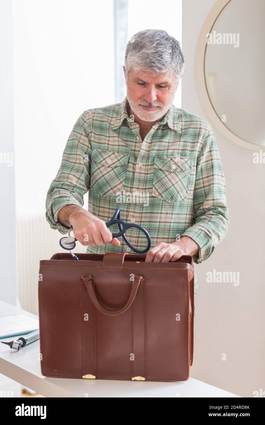 Hausarzt aus dem Haus zu besuchen. Stockfoto