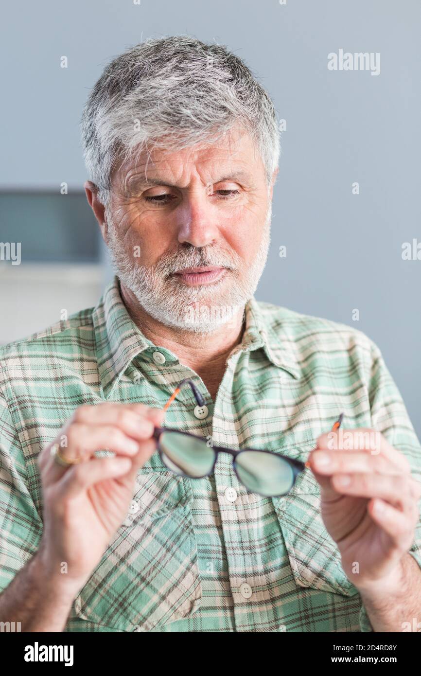 Mann mit Brille. Stockfoto