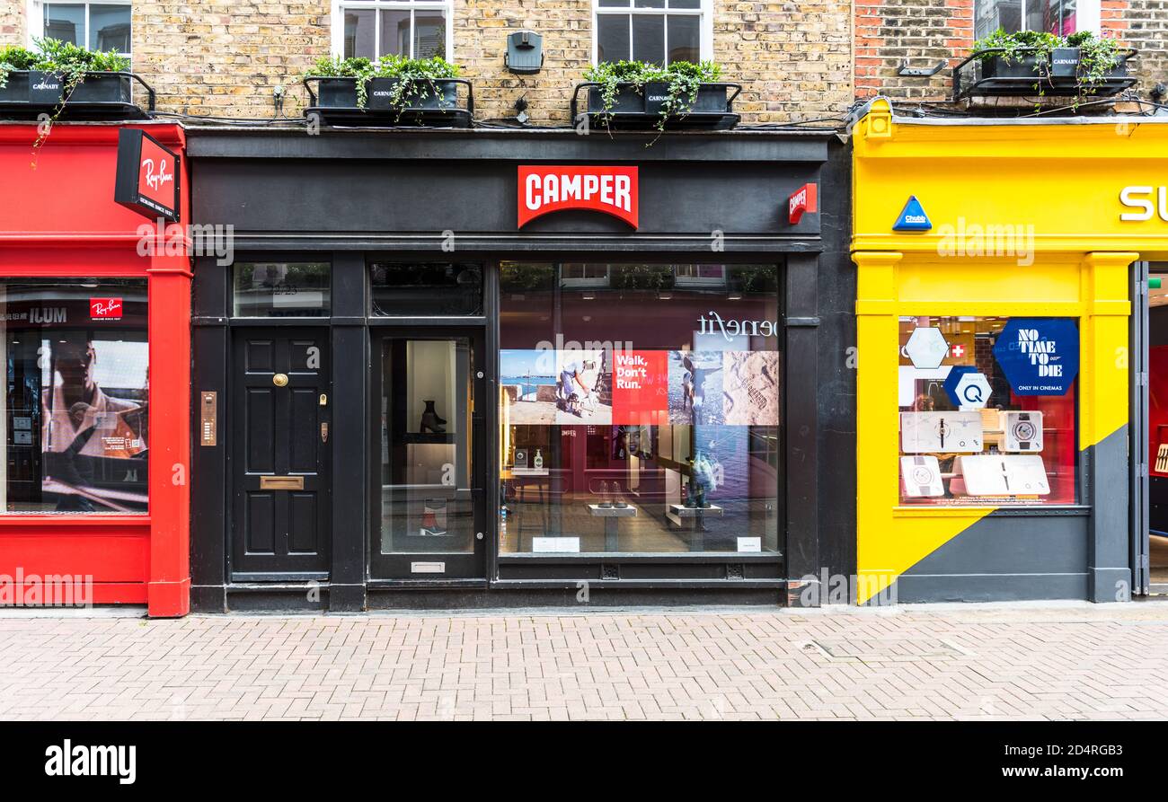 Farbenfrohe Ladenfront in der Carnaby Street, London Stockfoto