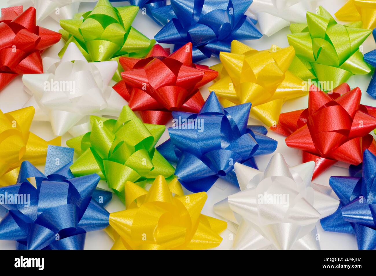 Frohe Weihnachten, Raum, um Text zu schreiben, Tapete voller Farben, Urlaub Grußkarte Design, auf hellem Hintergrund Stockfoto