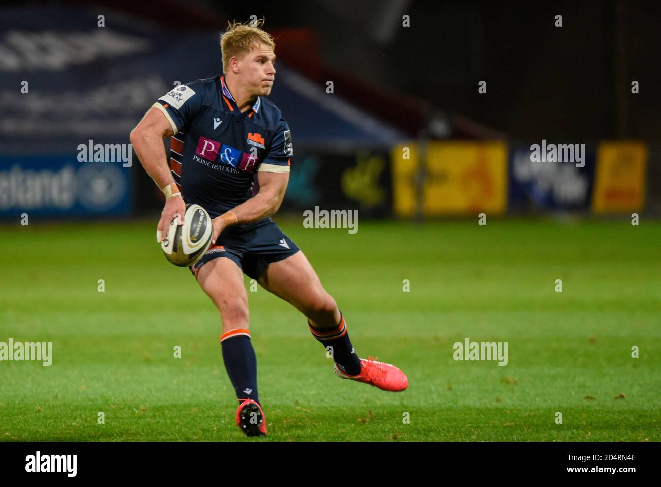 Limerick, Irland. Oktober 2020. Jaco Van der Walt von Edinburgh in Aktion mit dem Ball während des Guinness PRO14 Rugby-Spiels zwischen Munster Rugby und Edinburgh Rugby im Thomond Park in Limerick, Irland am 10. Oktober 2020 (Foto von Andrew SURMA/SIPA USA) Credit: SIPA USA/Alamy Live News Stockfoto