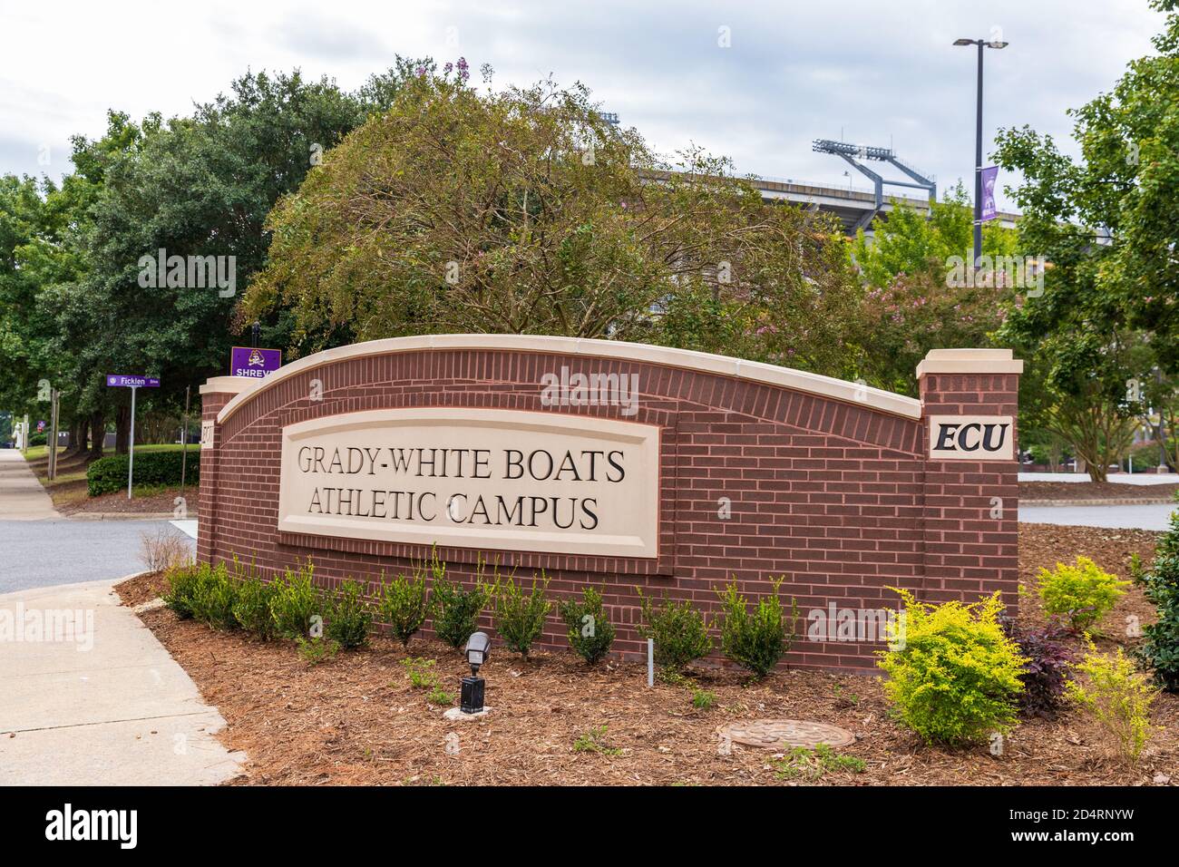 Greenville, NC / USA - 24. September 2020: Grady-White Boats Athletic Center auf dem Campus der East Carolina University Stockfoto