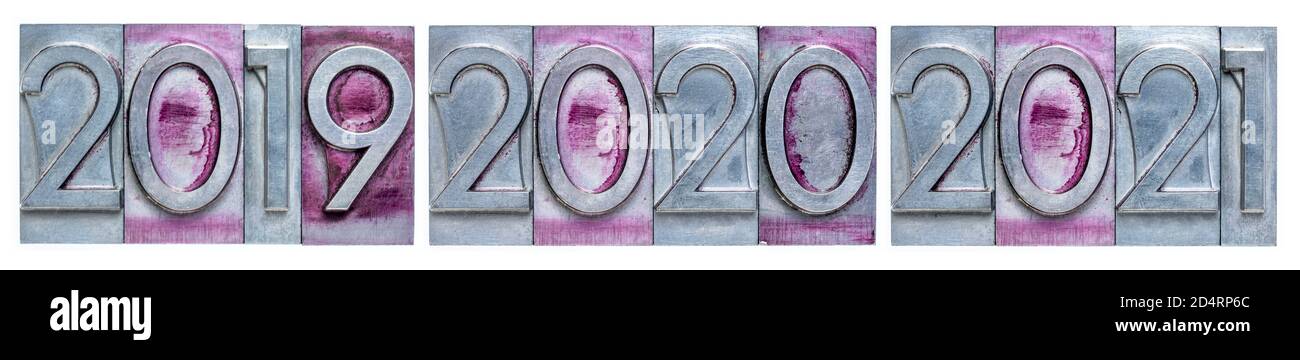 Jahre 2019, 2020 und 2021 - Nummernbanner in grobkörnigen Vintage-Buchdruck-Metallarten isoliert auf weißem, kalendarischem Konzept Stockfoto