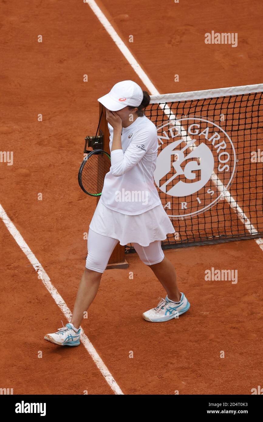 na SWIATEK (POL) gewann das Spiel, Feier über Philippe Chatrier Stadion während der Roland Garros 2020, Grand Slam Tennisturnier, Frauen Single Stockfoto