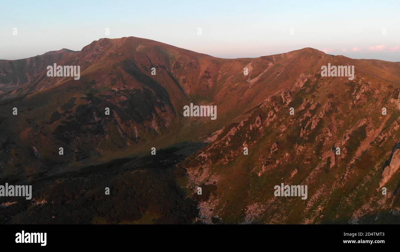 Topview von wunderschönen Bergen. Stockfoto