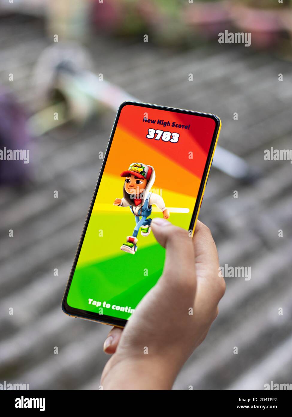 Assam, indien - 11. Oktober 2020 : Subway Surfers Logo auf Telefon  Bildschirm Stock Bild Stockfotografie - Alamy