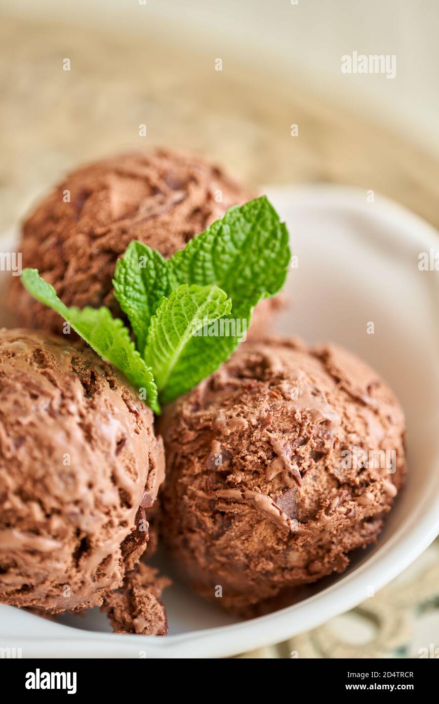 Ein Schokoladeneis Stockfotos und -bilder Kaufen - Alamy Ein Schokoladeneis Stockfotos und -bilder Kaufen - Alamy