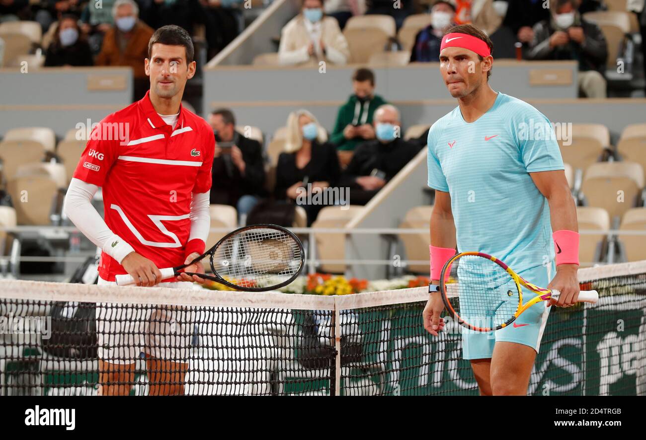 Tennis French Open Roland Garros Paris Frankreich 11 Oktober 2020 Serbiens Novak Djokovic Und Spaniens Rafael Nadal Auf Dem Platz Vor Dem Finale Reuters Charles Platiau Stockfotografie Alamy