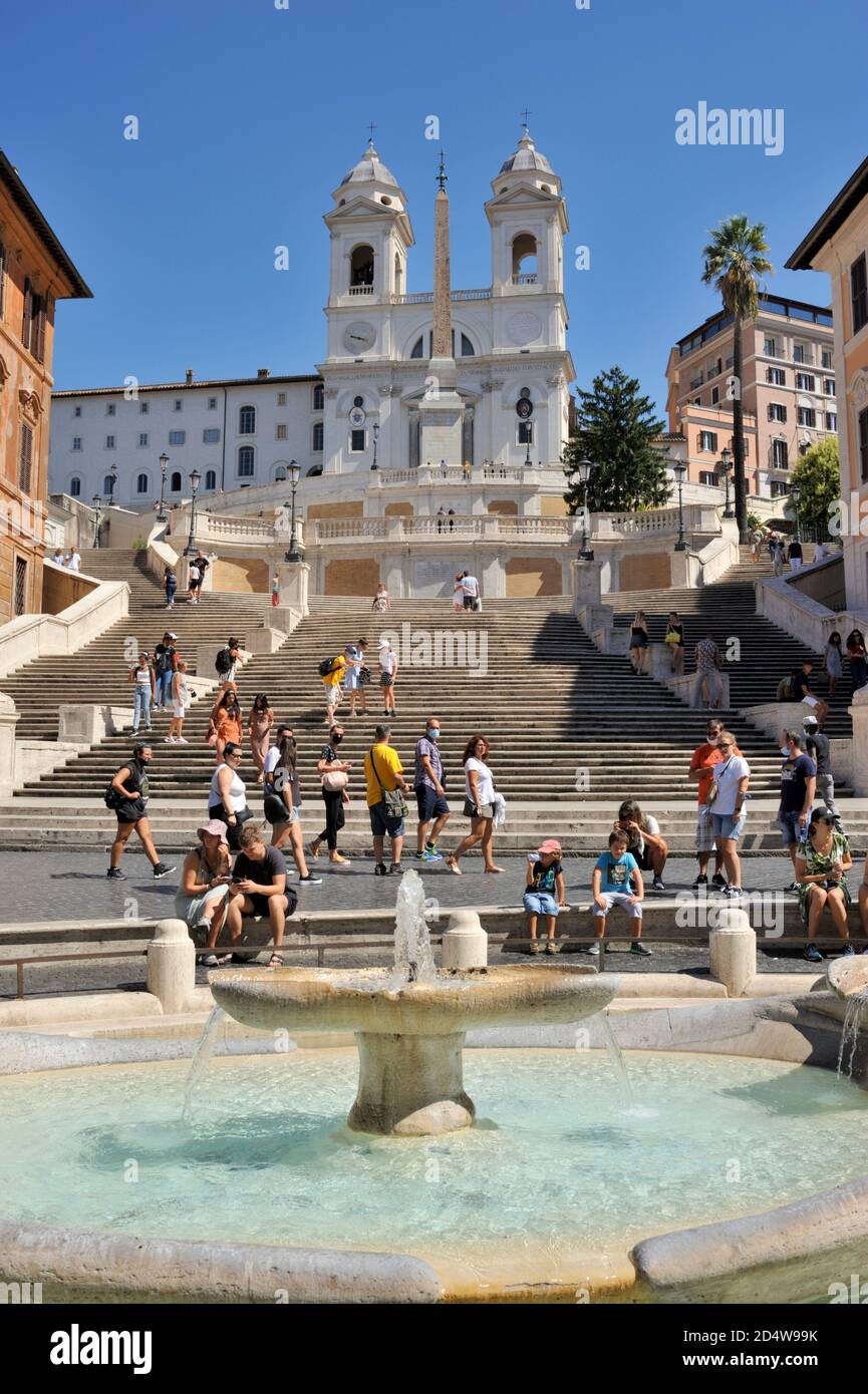 Italien, Rom, Piazza di Spagna, Barcaccia-Brunnen und Spanische Treppe Stockfoto
