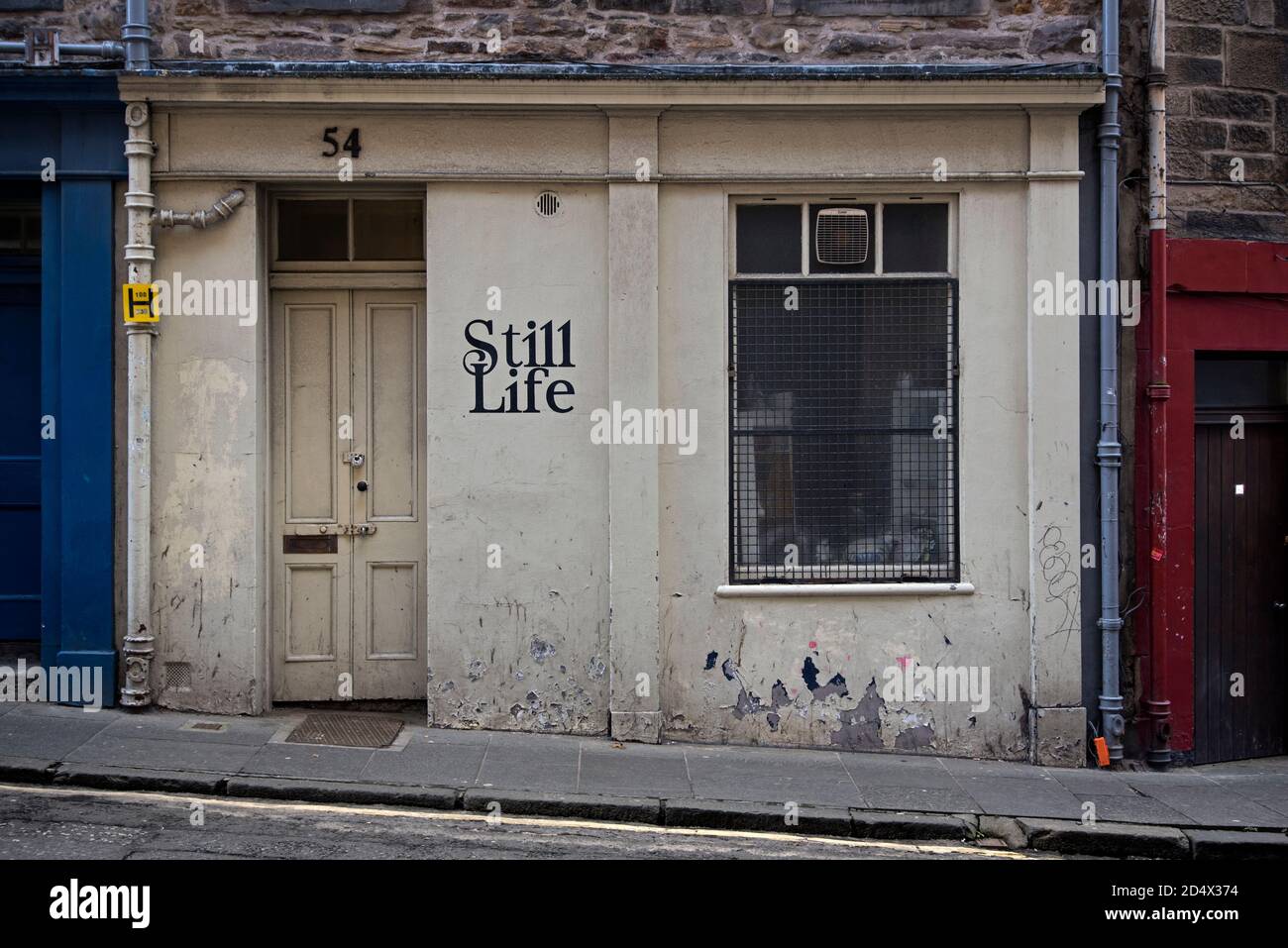 Still Life Antiquitätengeschäft in der Candlemaker Row, Edinburgh, Schottland, Großbritannien. Stockfoto