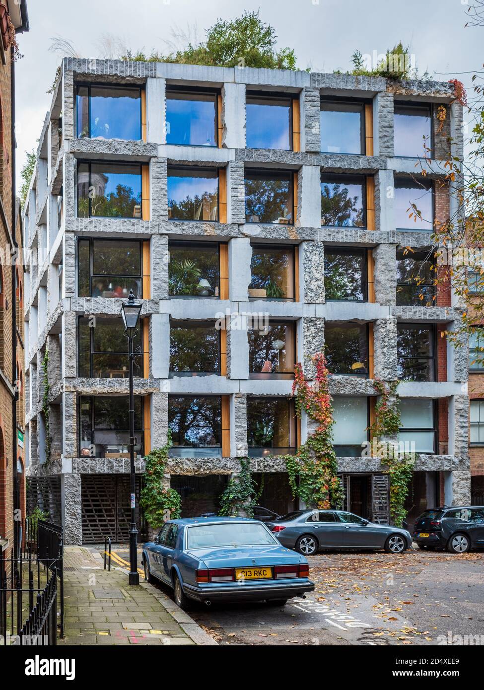 15 Clerkenwell Close London - umstrittenes, gemischtes sechsstöckiges Gebäude mit Steinfassade. Architekt: Amin Taha 2017. RIBA National Awards 2017. Stockfoto