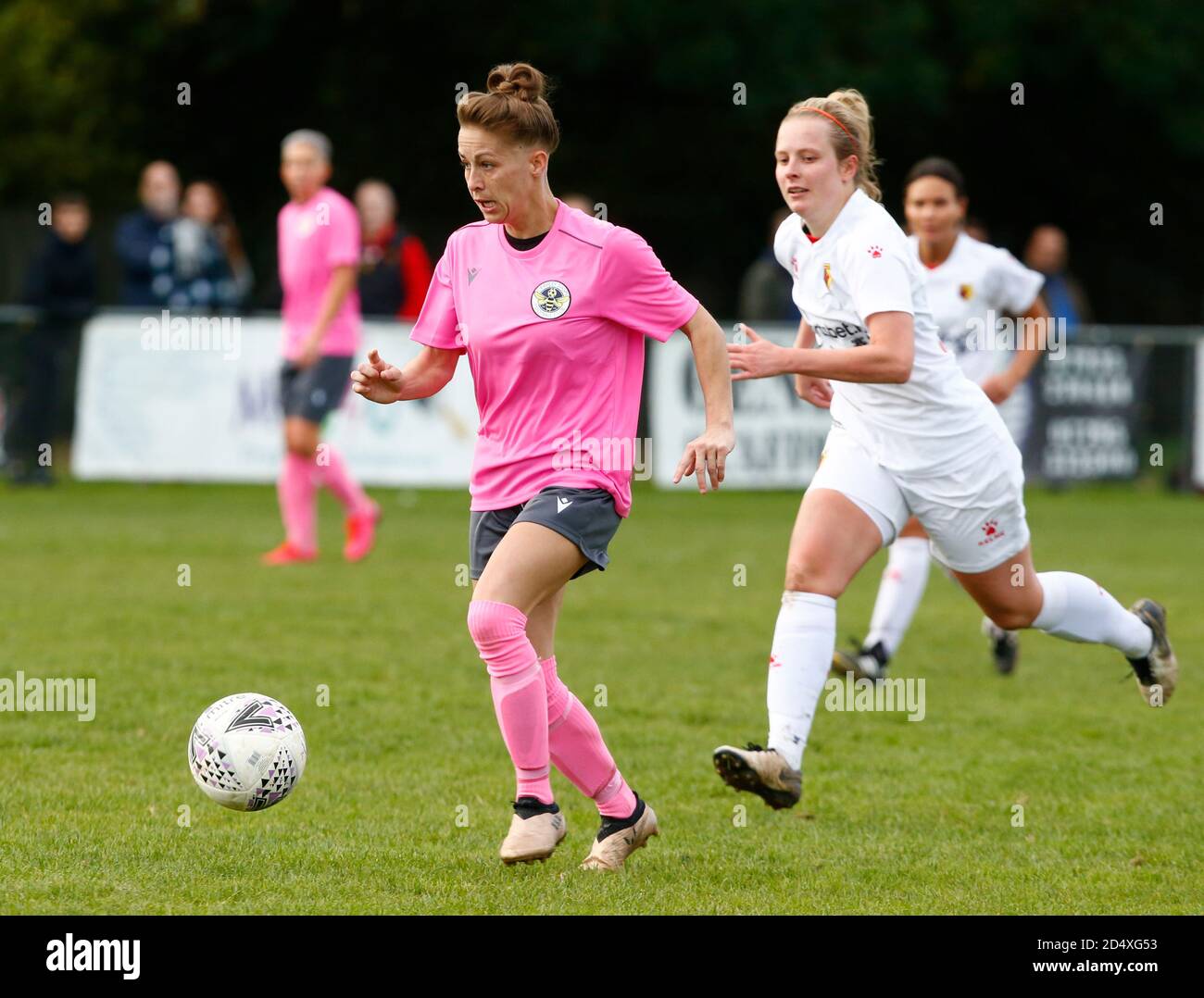 Horley, Großbritannien. Oktober 2020. Nikita Whinnet von Crawley Wesps Ladies während des FA Women's National League - Southern Premier Division Match zwischen Crawley Wesps Ladies und Watford Ladies in Horley Town am 11. Oktober 2020 in Horley, England Credit: Action Foto Sport/Alamy Live News Stockfoto