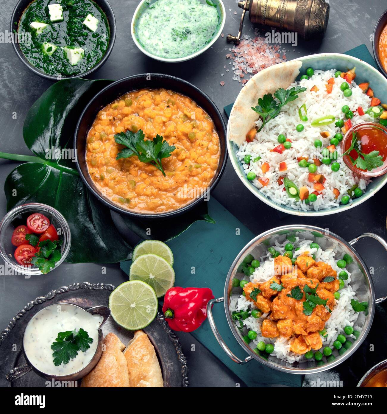 Traditionelle indische Küche. Indische Rezepte Essen verschiedene. Draufsicht, Kopierbereich Stockfoto