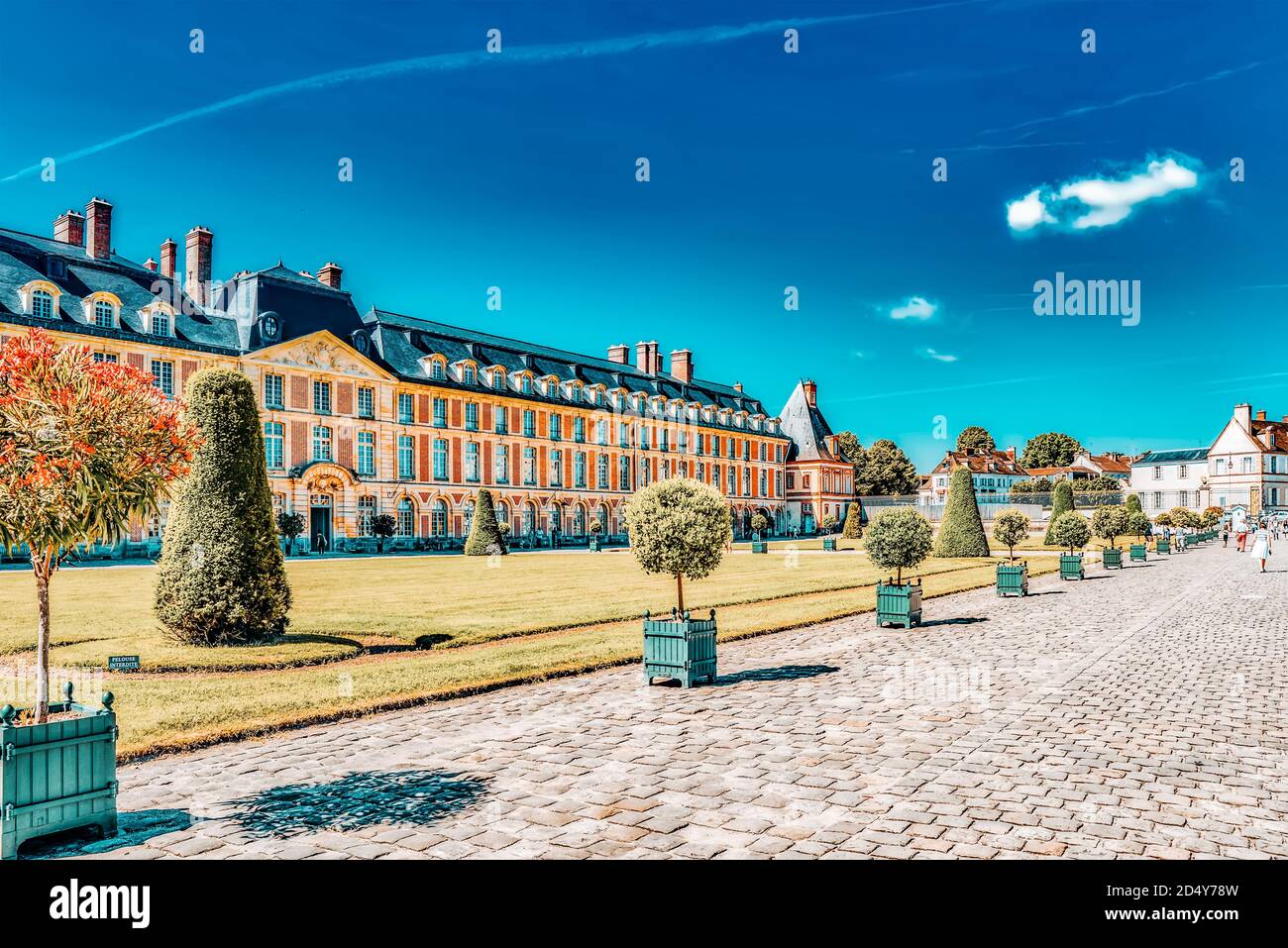 FONTAINEBLEAU, Frankreich - 9. Juli 2016: S Residenz der Könige Frankreich - schöne Schloss Fontainebleau und seinem Park umgeben. Stockfoto