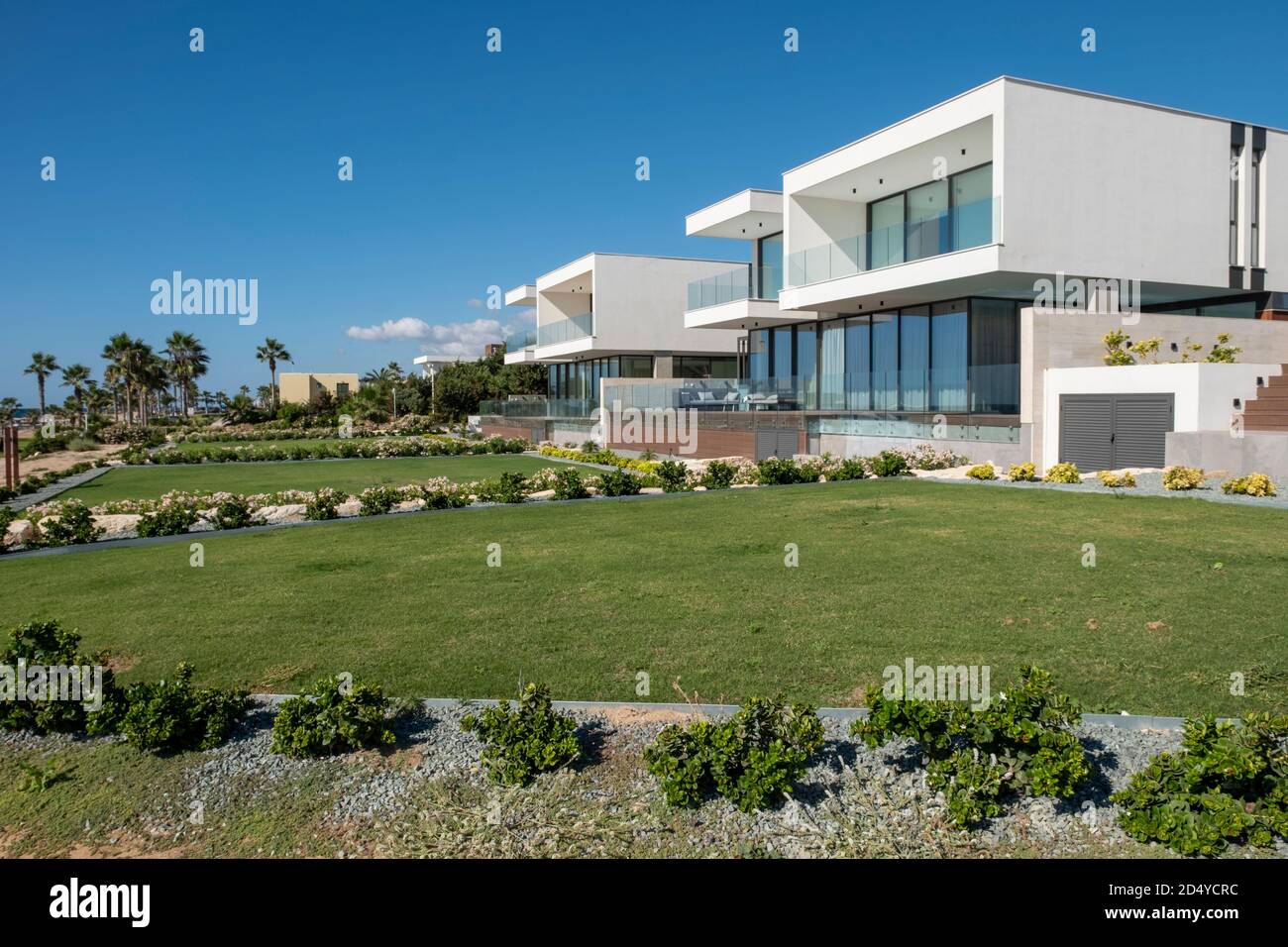 Aristo Immobilienentwickler neue Villen in Faros Beachfront Residences, Faros Beach, Kato Paphos, Zypern. Stockfoto