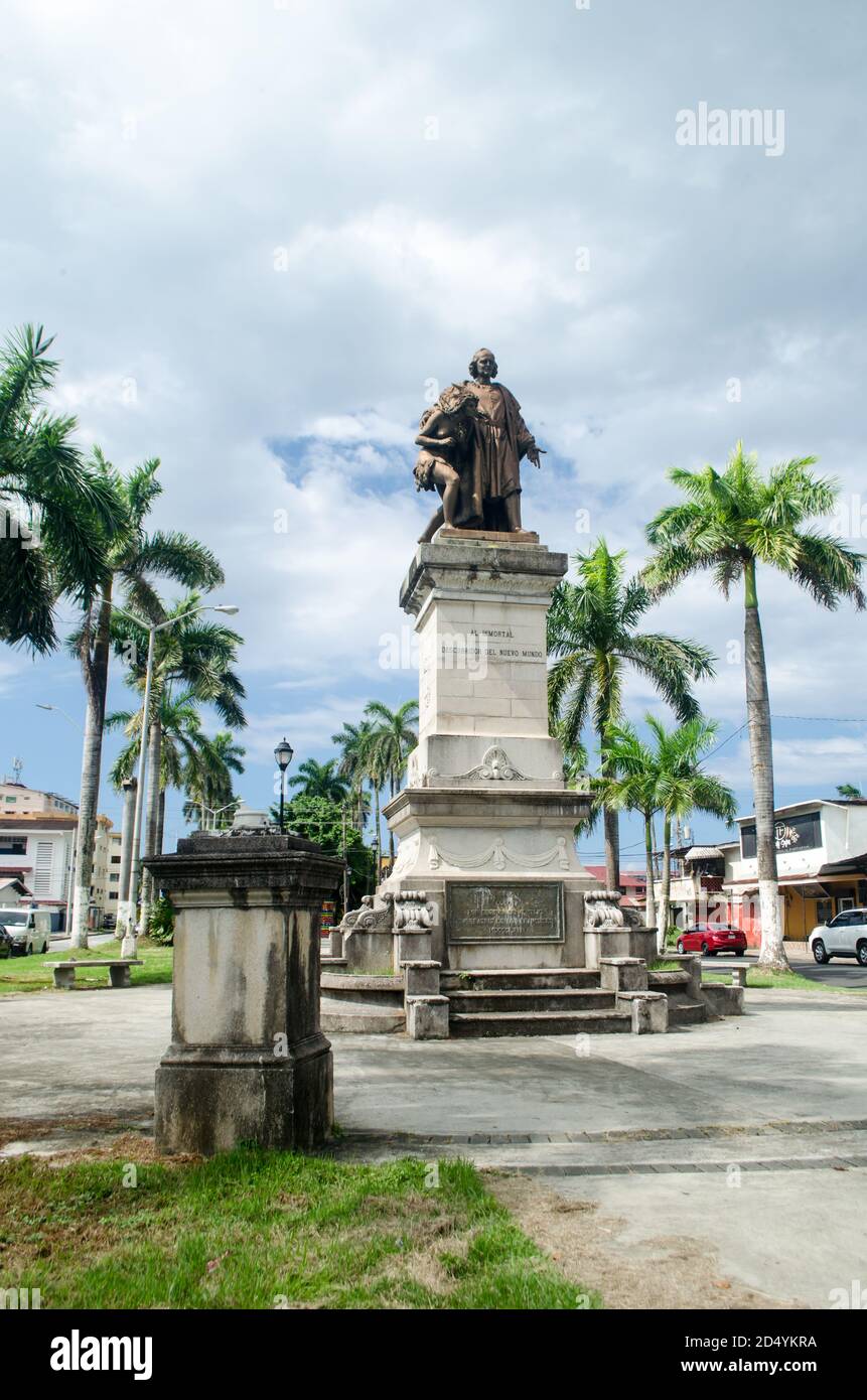 Parque Centenario Calle 2 Central. Statue von Christoph Kolumbus Stockfoto