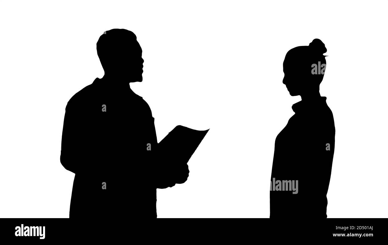 Silhouette Arzt zeigt einem Patienten die Röntgenergebnisse. Dann p Stockfoto