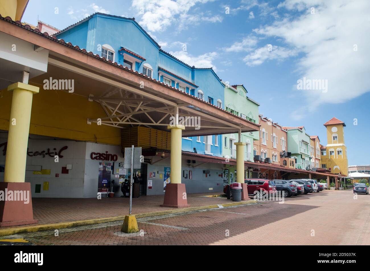 Plaza Colon 2000 Einrichtungen neben Port Colon 2000 In der karibischen Stadt Colon Stockfoto