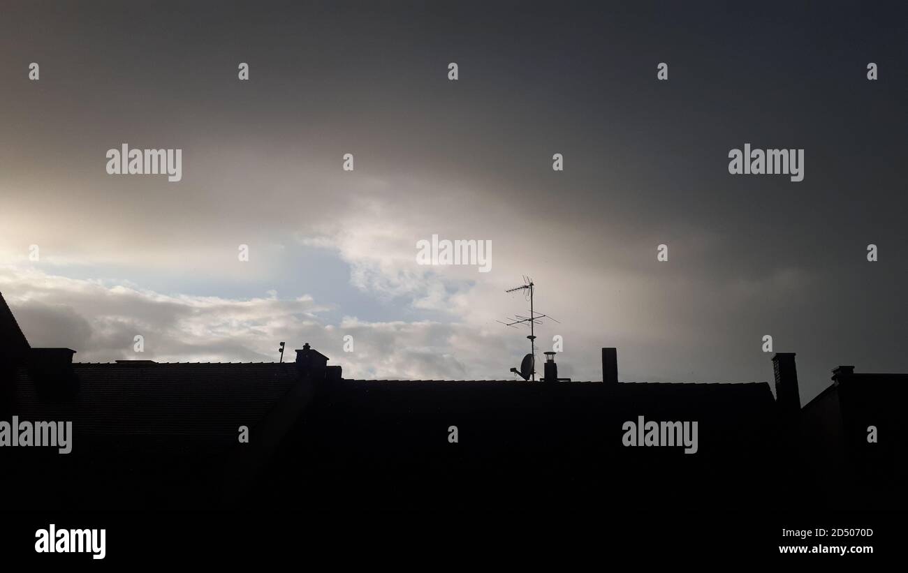 Ein unwetter über einer häuserzeile in görlitz, wolken,regen, Stockfoto